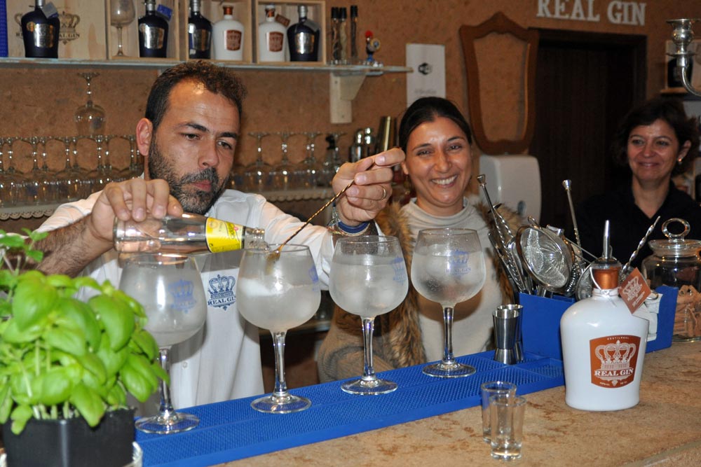 Jacinto Policarpo mixes Gin and Tonic Portuguese style at the Real Gin bar